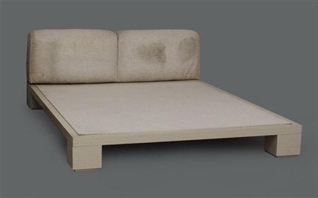 Paolo Tommasi Letto matrimoniale. Produzione Molli, Roma, anni '70/'80. Legno mu