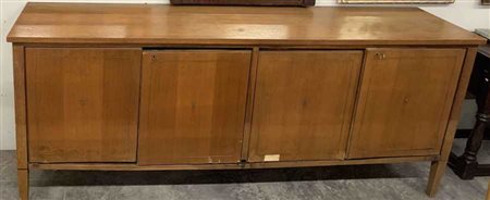 Credenza in legno di rovere impiallacciato e profilato in ottone a quattro ante