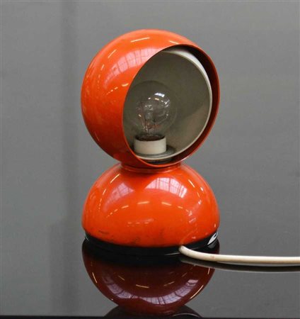 Vico Magistretti Lampada da tavolo modello "Eclisse". Produzione Artemide, Milan