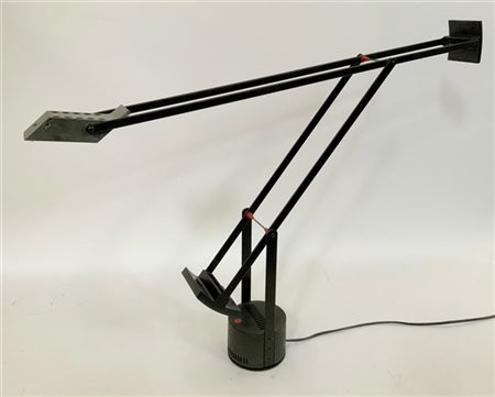 Richard Sapper Lampada da tavolo modello "Tizio". Produzione Artemide, Milano, 1