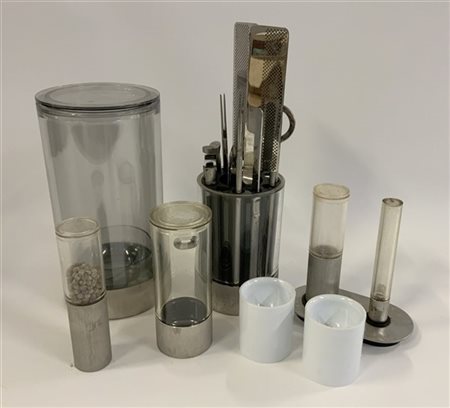 Enzo Mari Lotto composto da due portauovo di produzione Danese uniti ad alcuni o