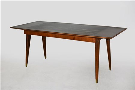 Tavolo da pranzo con struttura in legno massello impiallacciato e bordato, pian