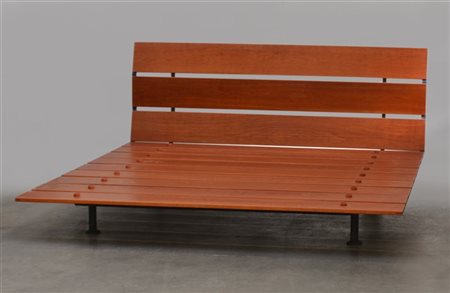 Vico Magistretti Letto modello "Tadao". Produzione Flou, Italia, inizio anni 200