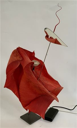 Ingo Maurer Lampada da tavolo modello "Kokoro". Germania, anni '90. Metallo, spe