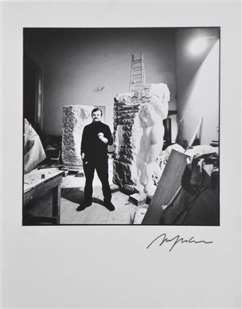 Werner Hannappel (* Essen 1949) Alfred Hrdlicka nello studio,...