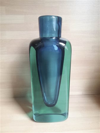 Antonio Da Ros (1936) Vaso sommerso, Anni ‘60;In vetro acquamarina e blu, h....