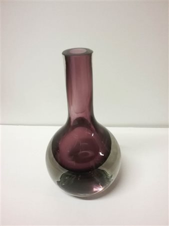 Nanny Still (1926 – 2009) Vaso, Anni ‘50;In vetro sommerso trasparente e...