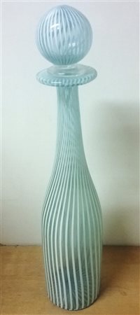 Fratelli Toso - Murano Bottiglia, Anni ‘60;In vetro acquamarina e filigrana...