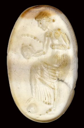 A roman italic banded agate intaglio. Muse. 