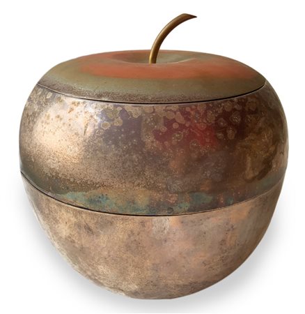 Porta ghiaccio in metallo argentato a forma di mela, produzione italiana....