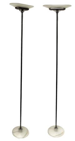 Arteluce, disegno P.King e Miranda. Coppia di lampade da terra in metallo...
