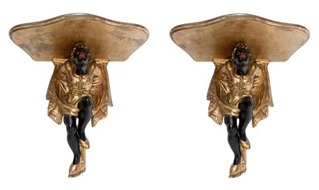 Coppia di piccole mensole sostenute da Mori, XX secolo, Sicilia. H cm...