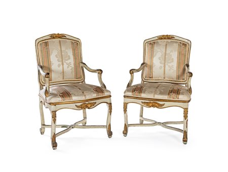Coppia di poltrone in legno laccato bianco, Marche XVIII secolo - dorate...