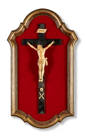 Cristo crocifisso in avorio, XVIII secolo - su croce lignea rifinita da...