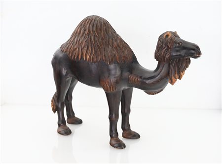 Scultura raffigurante Dromedario in legno dipinto - Difetti - cm 35x45x12