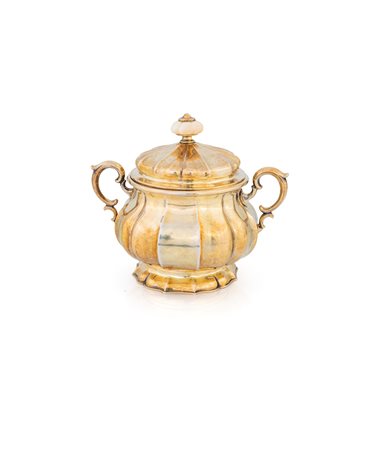 Zuccheriera in argento dorato 875/1000, Russia, 1908/1917 - con corpo bombato...