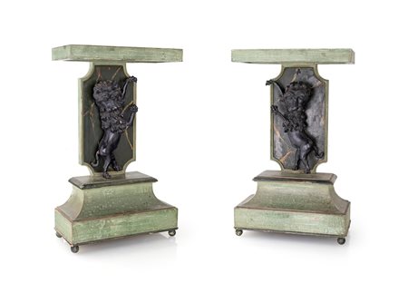 Coppia di mensole in legno dipinto - con piano e base rettangolari sorrette...