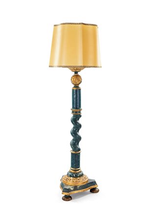 Antica torciera in legno laccato azzurro e oro - con alto fusto in parte...