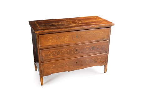 Cassettone impiallacciato in noce, XIX secolo - con filettature e girali...