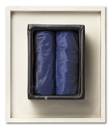 Cesare Tacchi "Cassetta tattile n. 3" 1968
oggetto/modello in vilpelle e tessuto