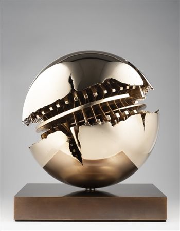 Arnaldo Pomodoro "Sfera" 1986
bronzo
diam. cm 30
Firmato, datato 1986 e numerato