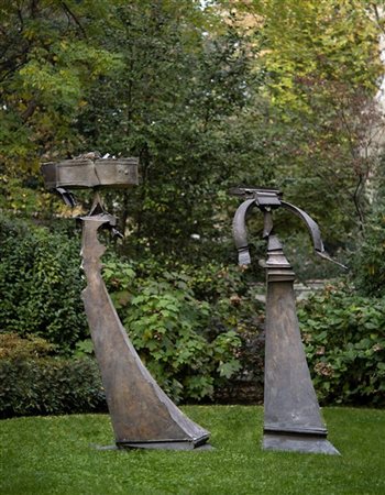 Quinto Ghermandi "Giselda e Timoteo" 1966
coppia di bronzi
h cm 171,5 e h cm 159