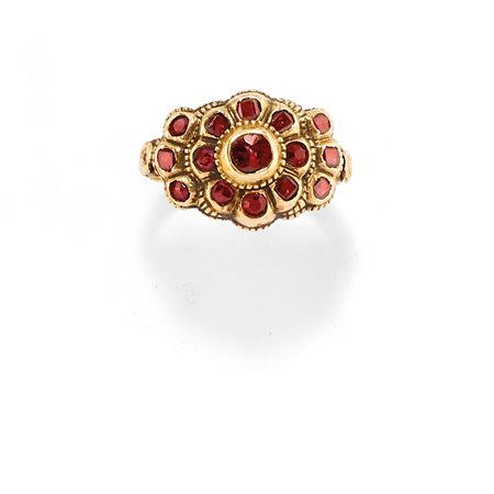 Anello con granati, inizio XX secolo