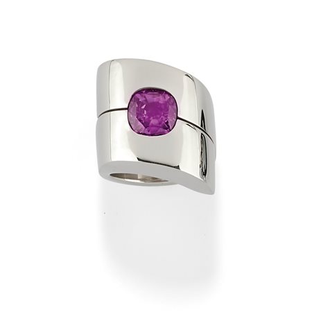 Anello con zaffiro rosa