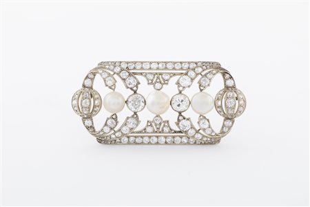 Spilla con mezze perle naturali e diamanti, inizio XX secolo