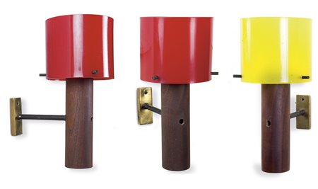 APPLIQUES - Tre appliques in legno di teak. Diffusore in metacrilato...