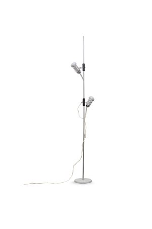 REGGIANI - Lampada a piantana. Stelo in metallo cromato e due faretti a molla...