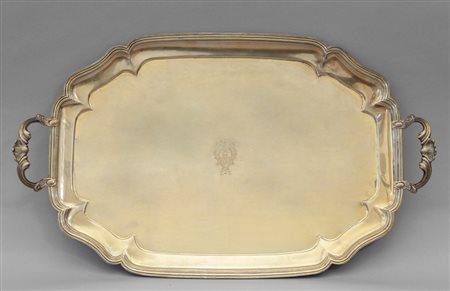 Vassoio a fondo liscio con profilo mistilineo con 