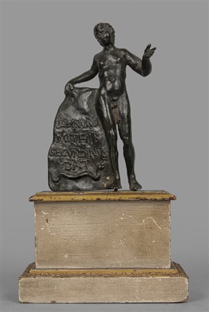 Figura che sostiene una placca, scultura in 