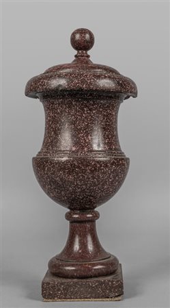 Vaso in porfido<br>h.cm.40