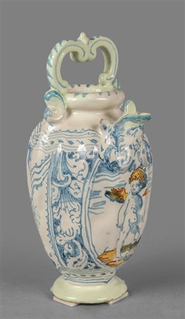 Brocca versatoio in maiolica decorata in blu su 