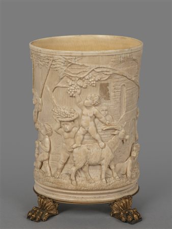 Tankard in avorio montato a lampada scolpito a 