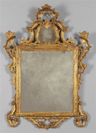 Specchiera Luigi XV in legno intagliato e dorato, 