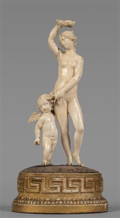 Venere e Amorino, scultura in avorio finemente 