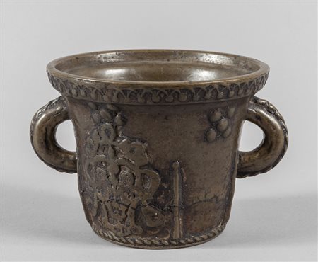 Mortaio in bronzo con manici e stemma, 