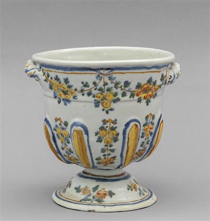 Cachepot in maiolica decorato in policromia a 
