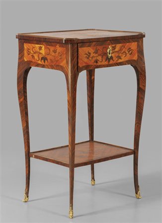 Tavolino da centro Luigi XV lastronato in bois de 