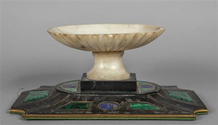 Centrotavola in marmo formato da vaschetta in 