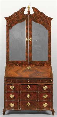 Doppio corpo Luigi XIV lastronato in noce 