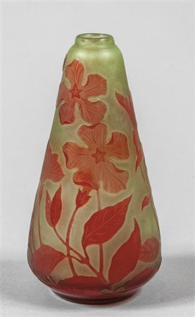 Vaso in vetro lavorato all'acido nei toni del 