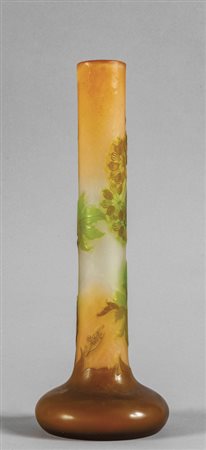 Vaso in vetro lavorato all'acido nei toni del 