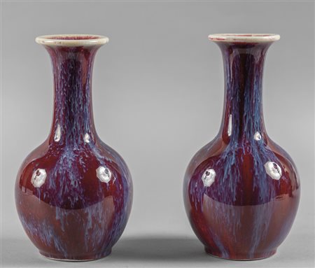 Coppia di vasi in porcellana rossa, Cina 