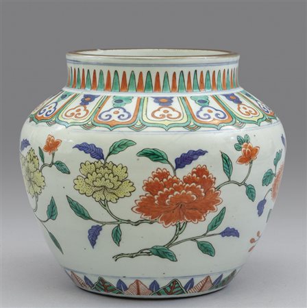 Grande vaso in porcellana Dukai decorato con 