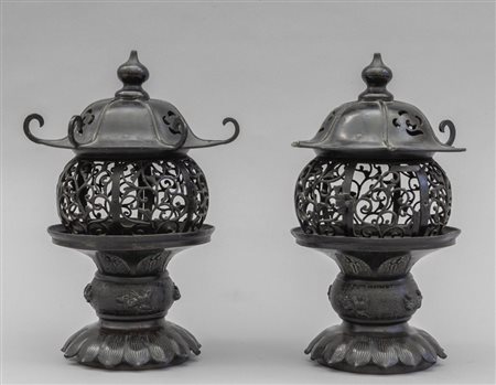 Coppia di incensieri in bronzo, Cina 
