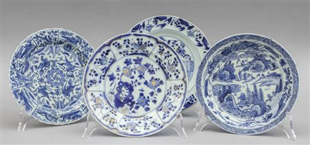Quattro piatti in porcellana di Cina bianca e 