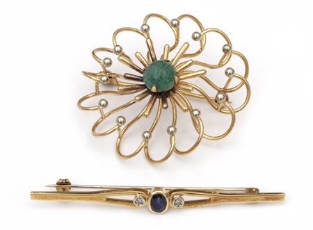 Lotto composto da due spille in oro giallo, una a 